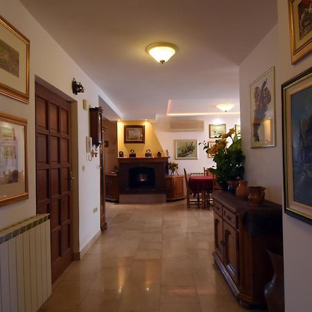 Gallery Premium 99 Near Ammphiteatre With Garage 5 Days And More Gratis Apartman Póla Kültér fotó