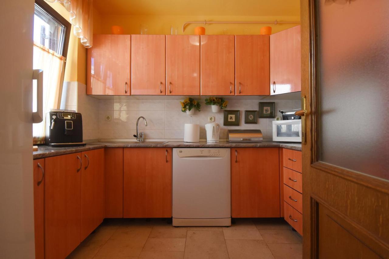 Gallery Premium 99 Near Ammphiteatre With Garage 5 Days And More Gratis Apartman Póla Kültér fotó
